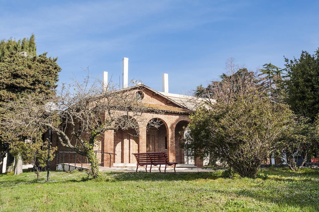 Hotel Villa Del Cardinale Norma Exterior foto